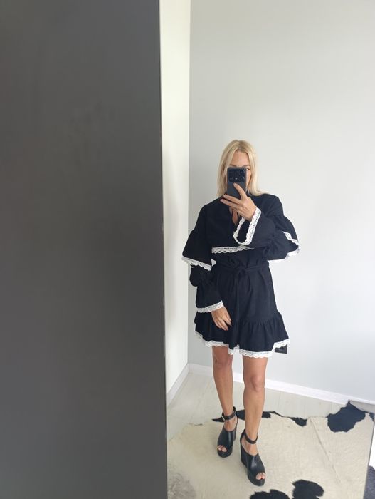 Сукня з рюшами М нова