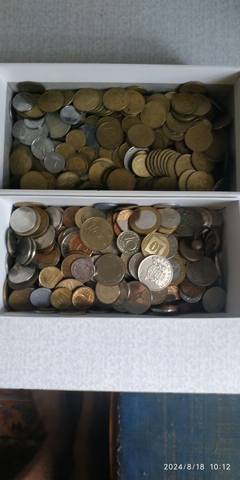Продам монеты одним лотом.