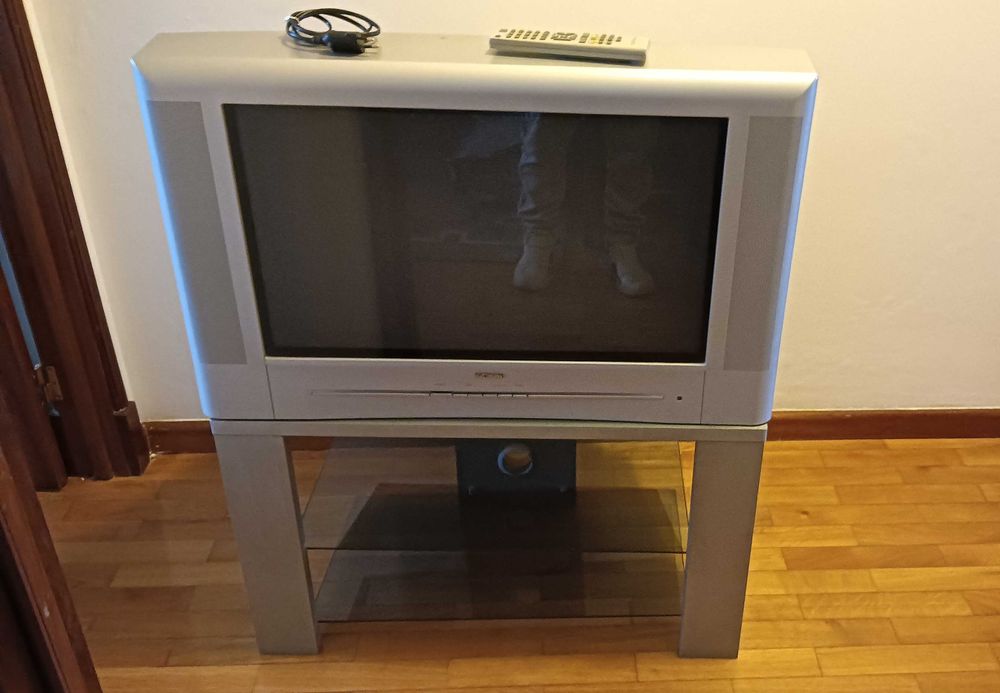 TV Eletronia  +  Móvel