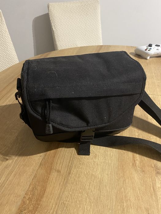 Lustrzanka Canon eos 2000D