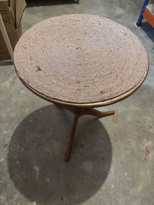 Mesa de apoio ou mesa de cabeceira