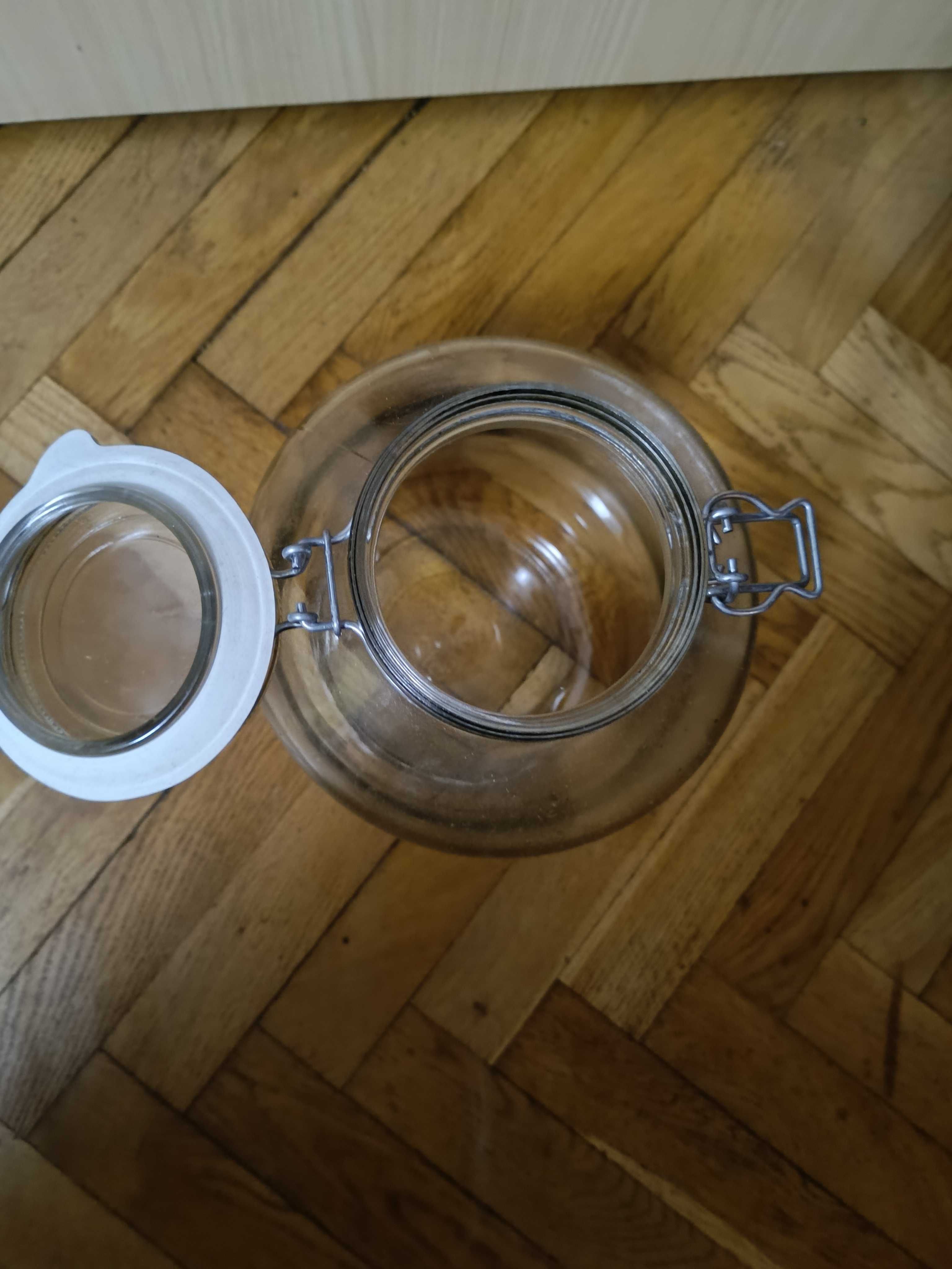 Pojemnik szklany zamykany
