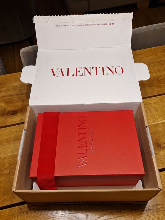 Oryginalne sneakersy Valentino Garavani Lacerunner rozmiar 38, piękne.