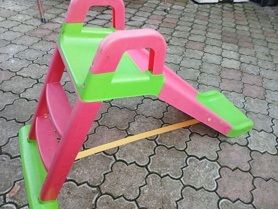 Дитяча гірка для катання