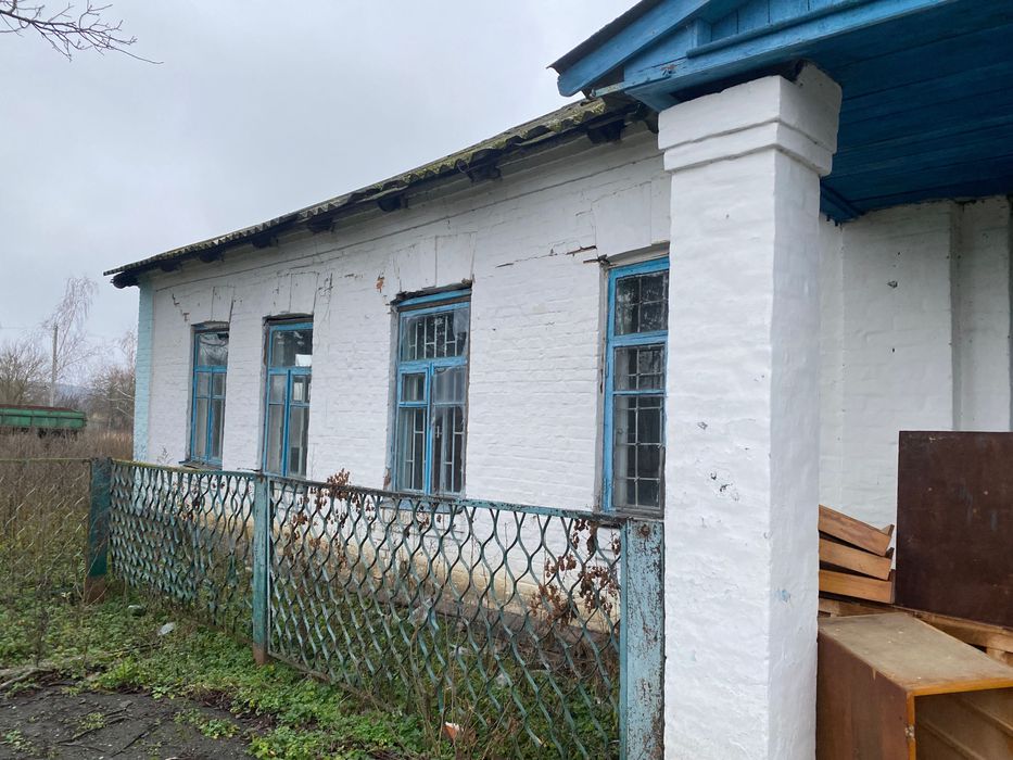 Нежитлове приміщення під офіс/ супермаркет в центрі села