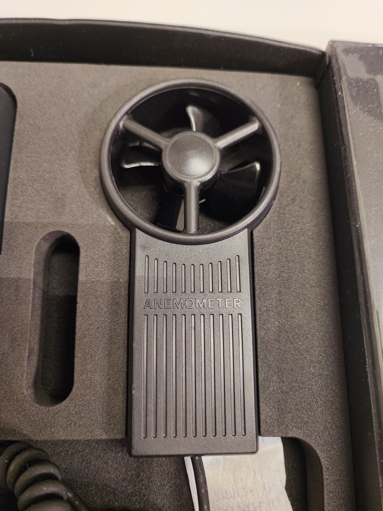 Wiatromierz PROVA AVM-01 cyfrowy