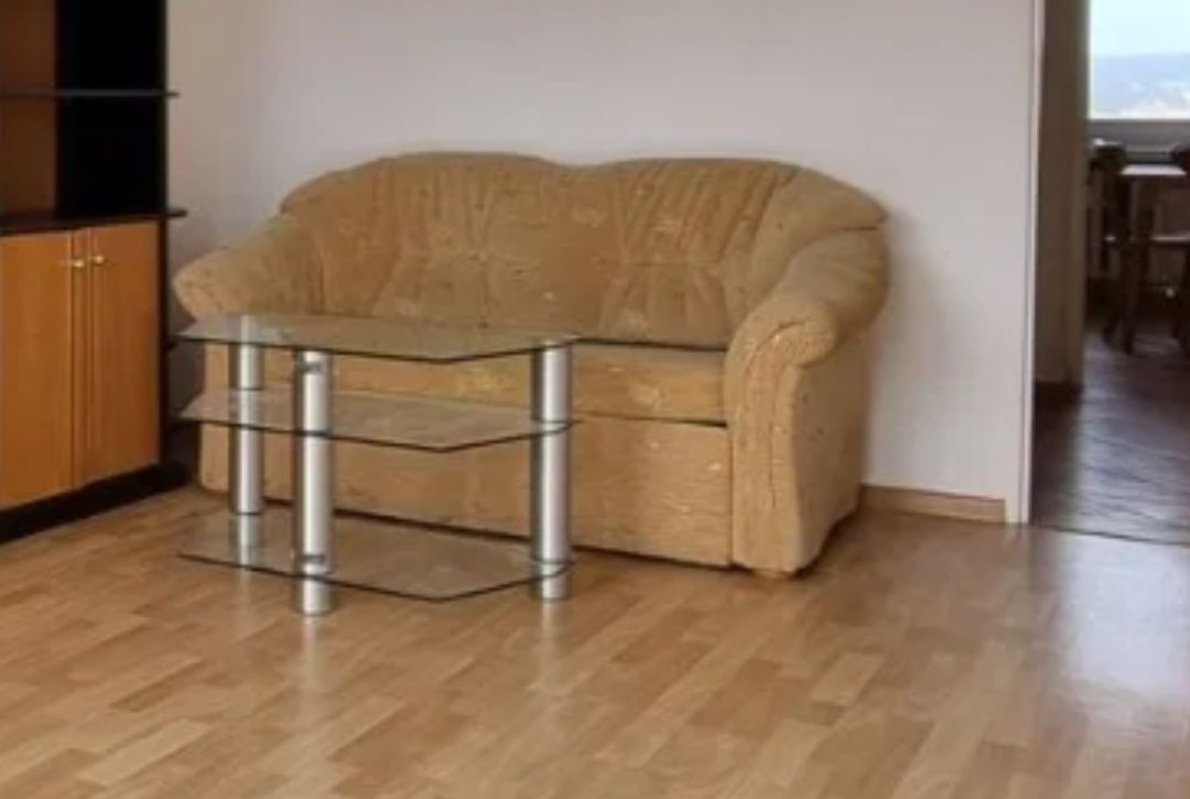 Sofa beżowa dwuosobowa rozkładana z funkcją spania