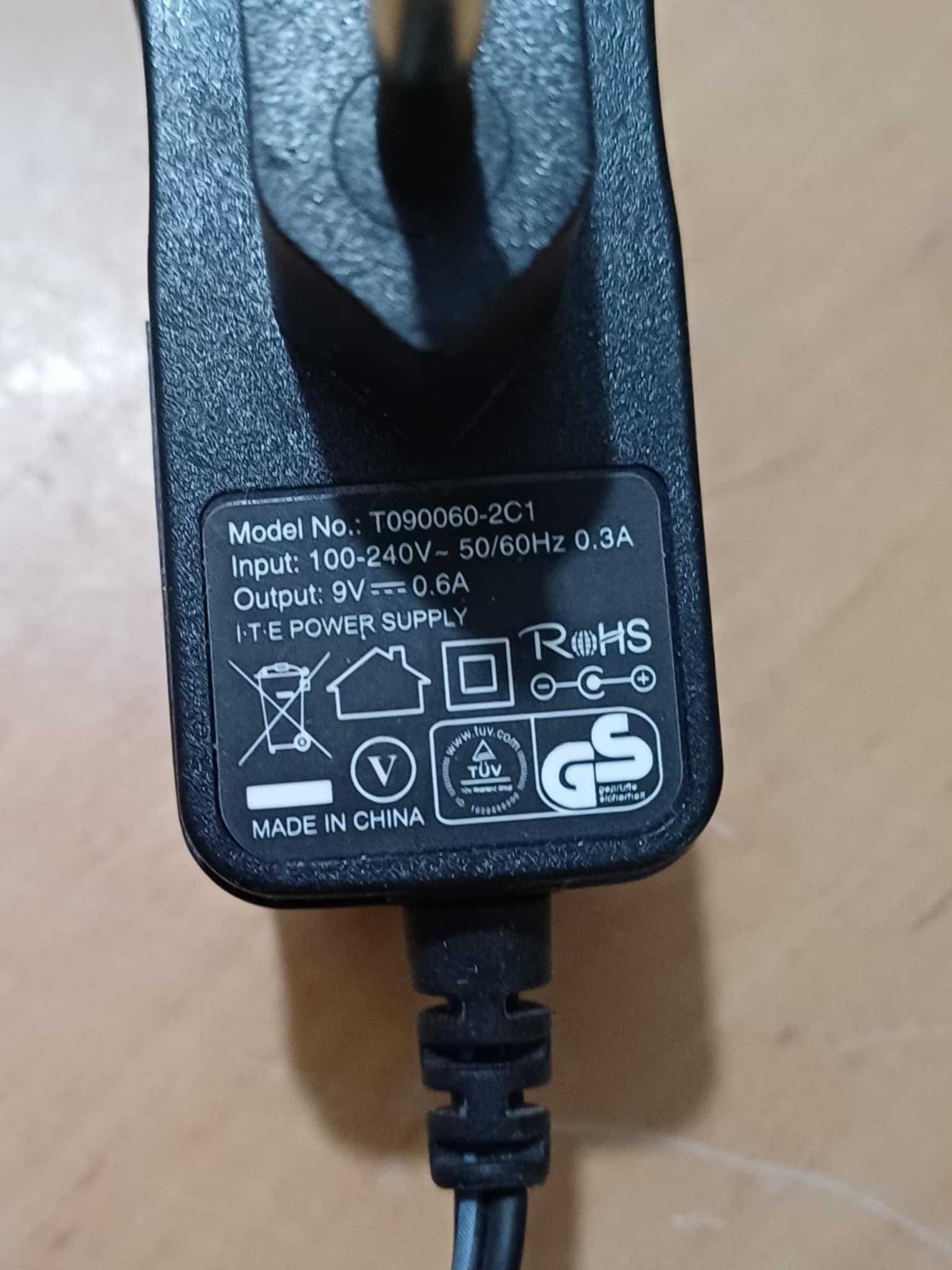 ZASILACZ TP-LINK 9V 0,6A WTYK 5,5x2,1 mm