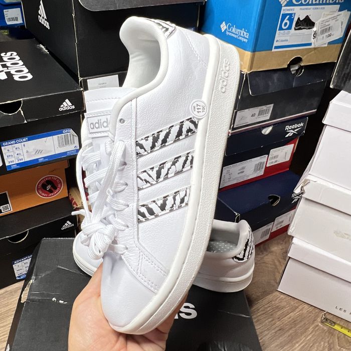 Кросівки Adidas Grand Court, розміри 36, 37.