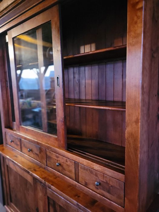 Drewno wiśniowe-kredens/ Witryna-lite drewno