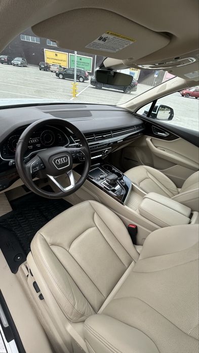 Продам Audi Q7 4 M