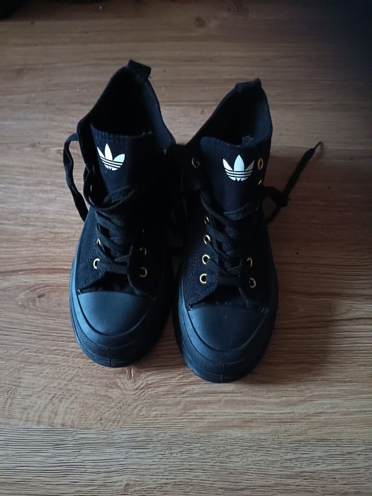 Ładne wyższe trampki