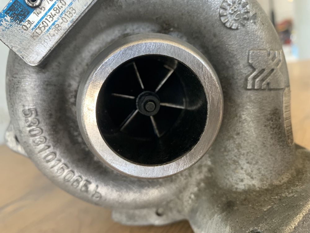 Turbosprężarka turbina Audi A4 B8 A5 Q5 2.0 TDI 143KM CAG