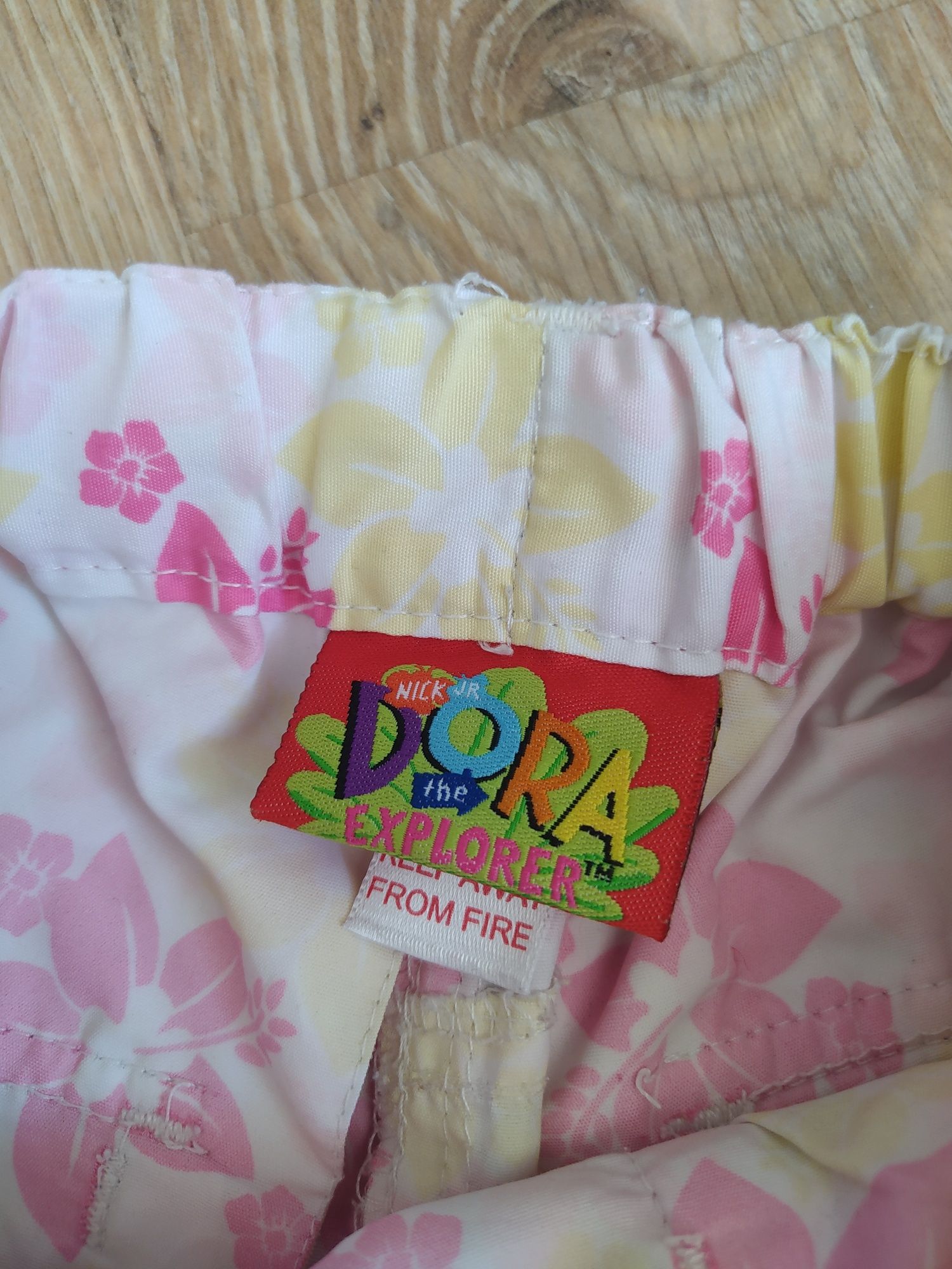 Spodenki Dora i przyjaciele 104 cm 3-4 lata