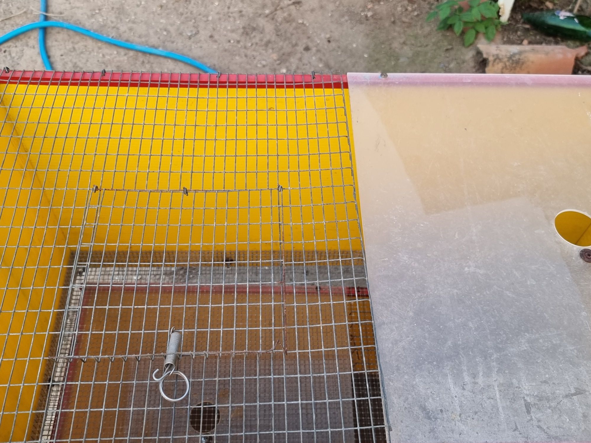 Criadeira para aves