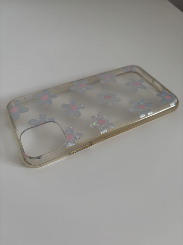 Etui iPhone11 przeźroczyste z kwiatkami