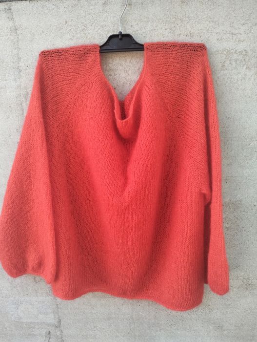 Светр ручної роботи