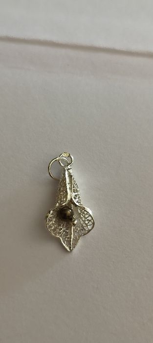 Pendente antigo em prata filigrana