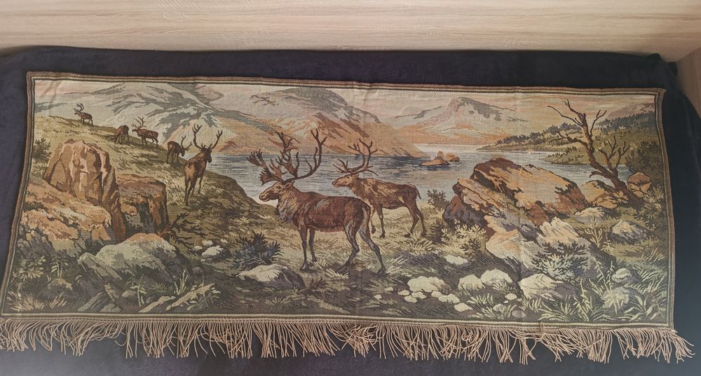 Колекція настінних ковриків - гобеленів "Олені"