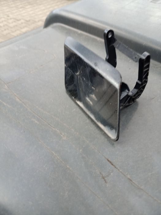 Zaślepka zderzak w204 przód AMG zaślepka spryskiwacza reflektora w204