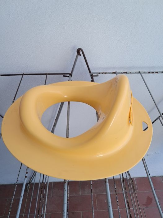 Pote e adaptador de sanita para crianças