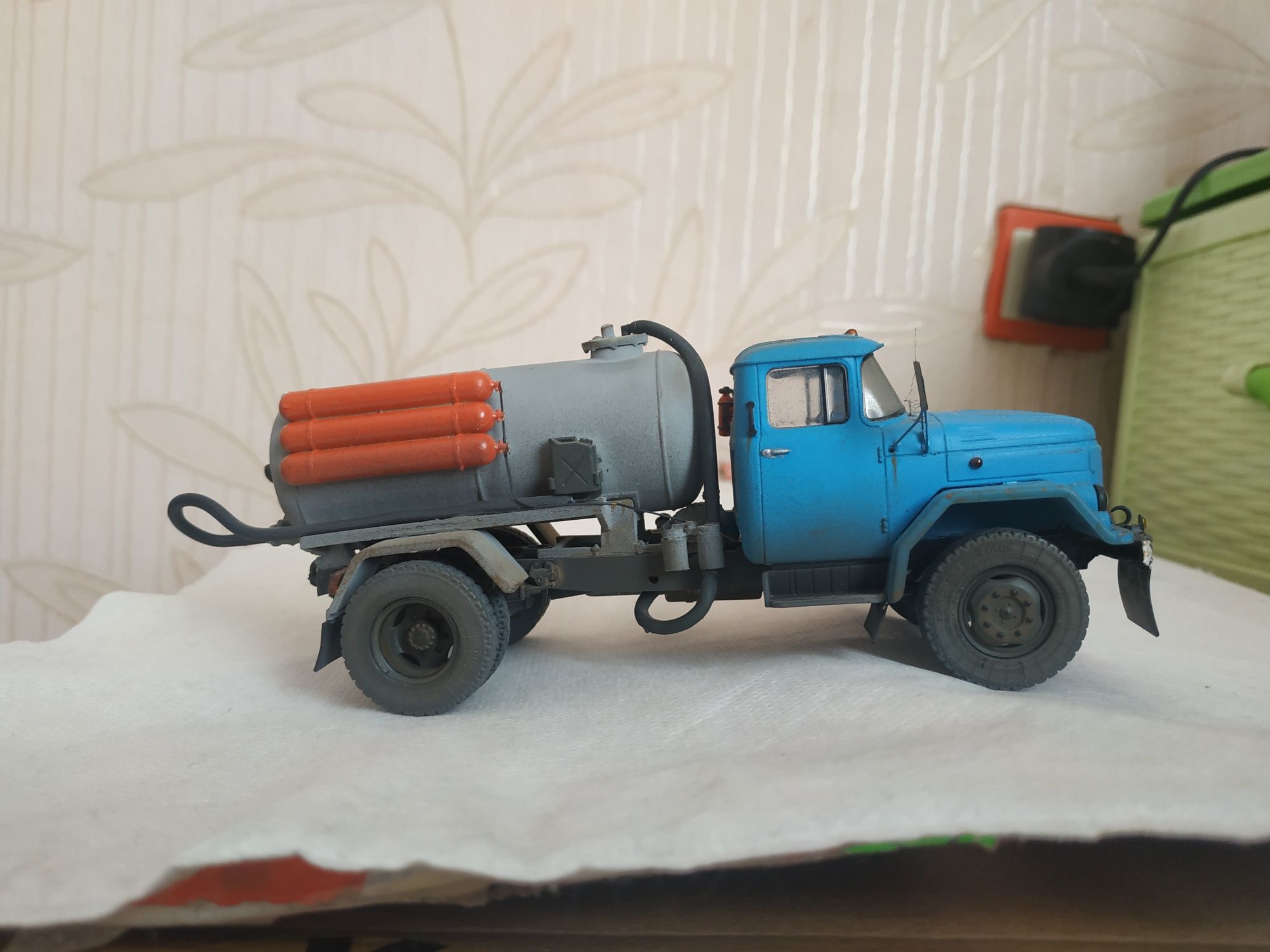 Модель вантажівки АМУР-53131 асенізатор КО-503В 1:43