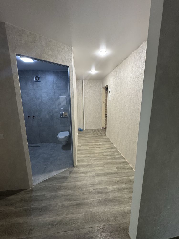 Продам 2 комнатную квартиру в центре