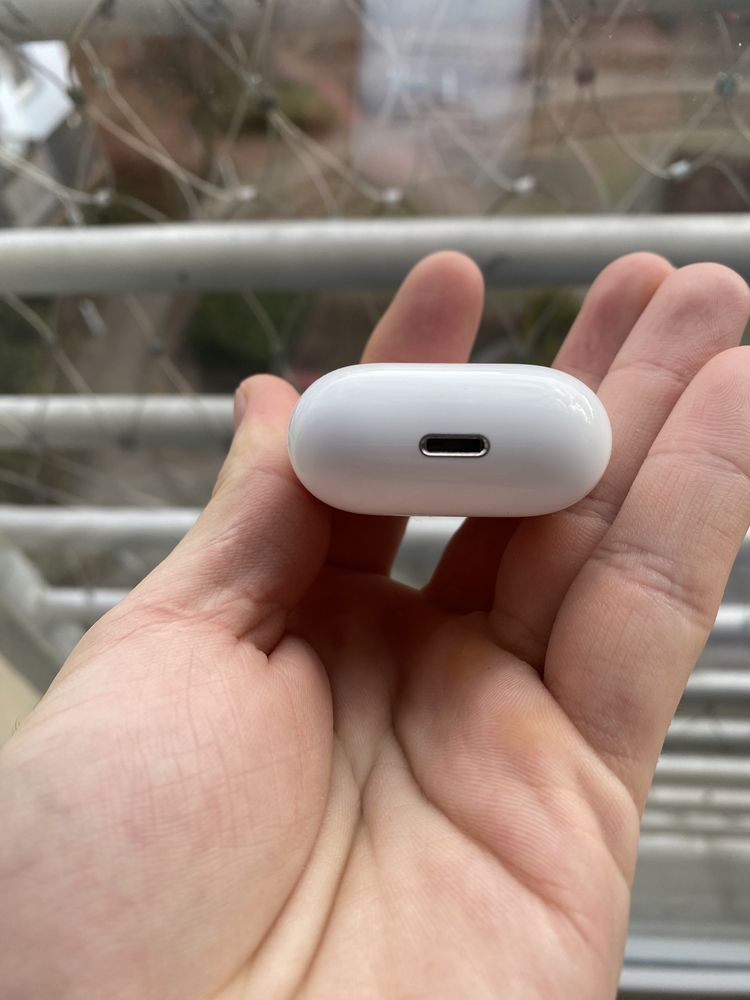 Etui Box ładujące Airpods 2  A1938 z ładowaniem bezprzewodowym