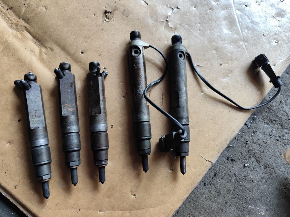 Wtrysk wtryskiwacz sterujący 1.9 TDI VW Golf 02813.0201T 02813.0201S