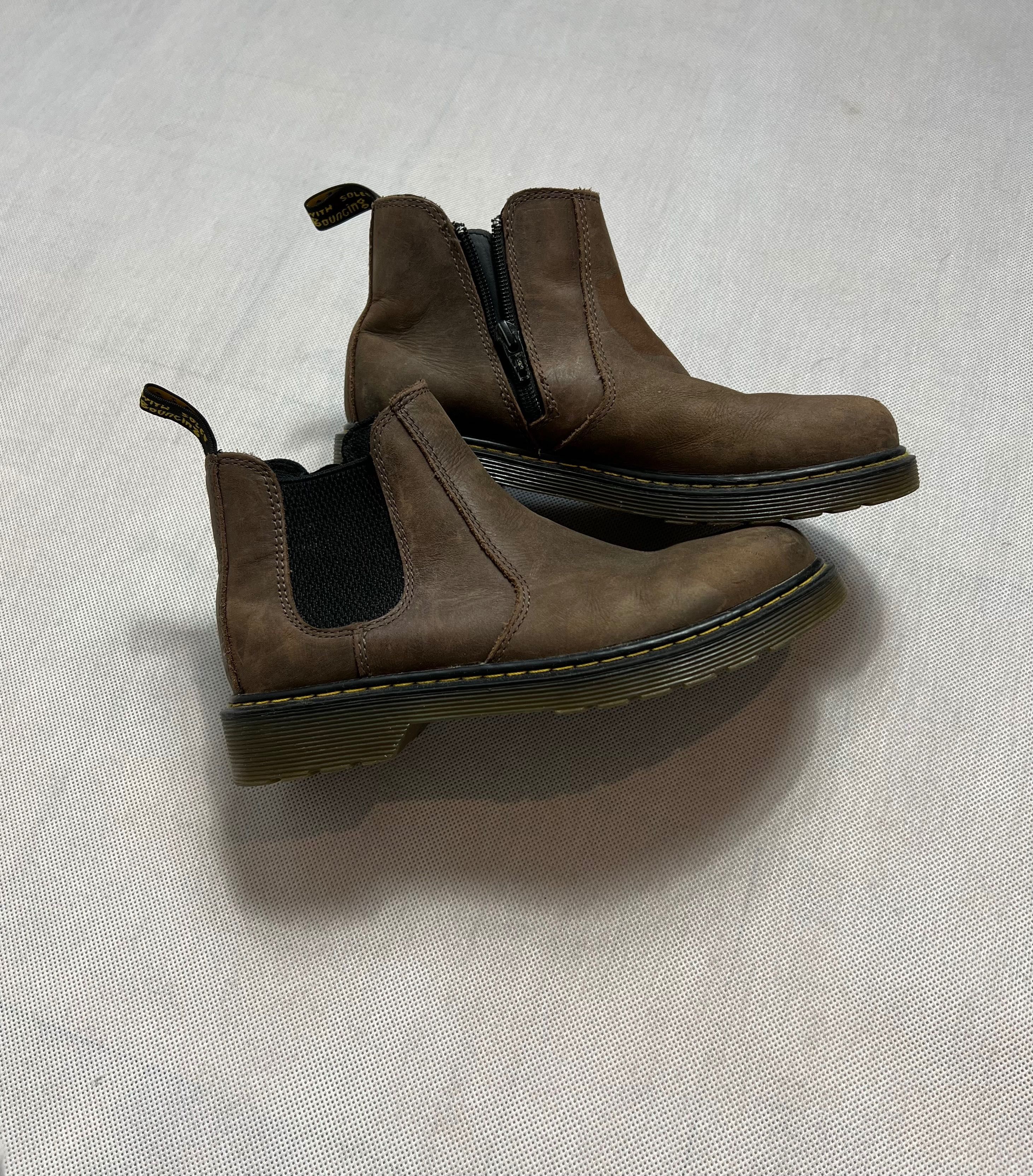 buty Dr. Martens brown