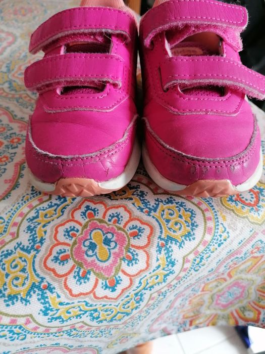 Ténis de menina Adidas - tamanho 25