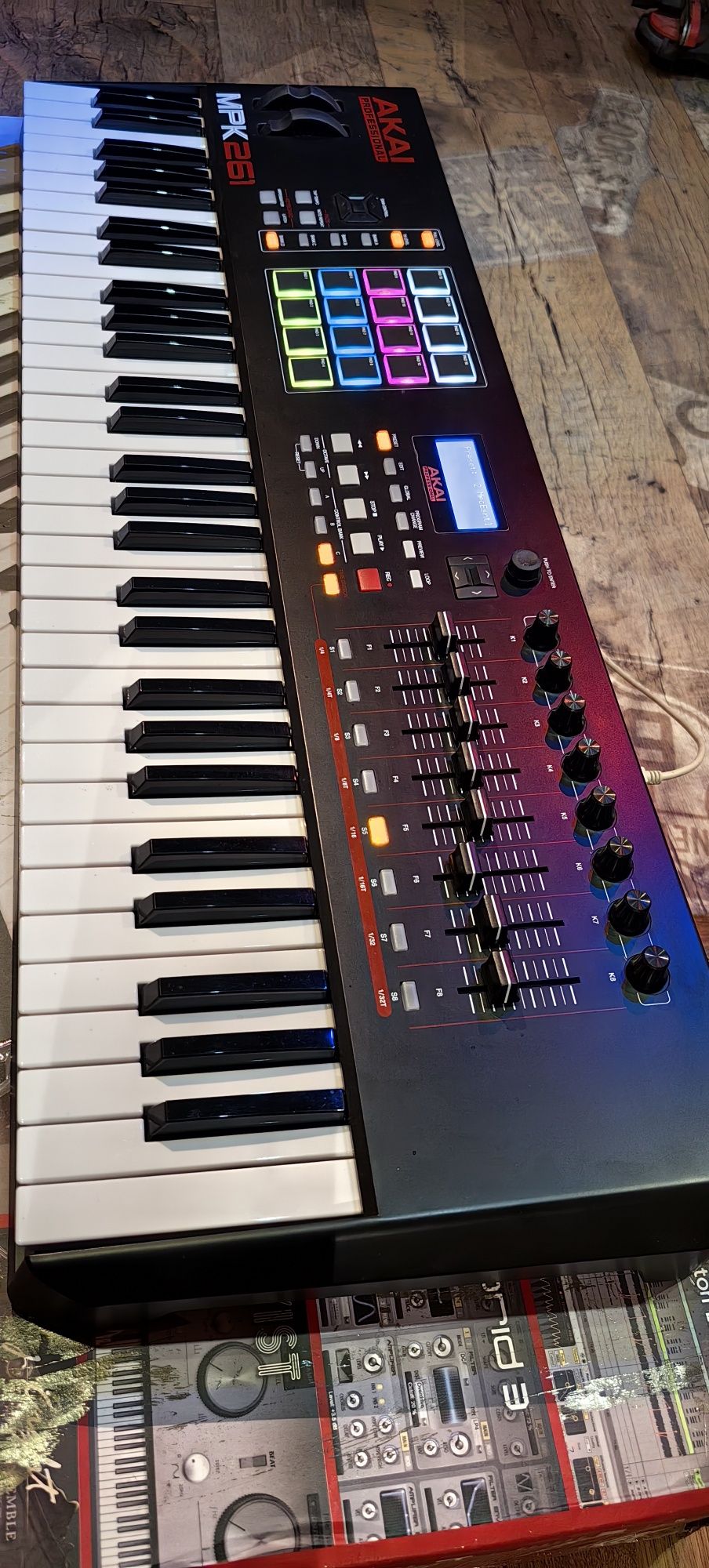 Akai MPK261 klawiatura sterująca. Keyboard Piano