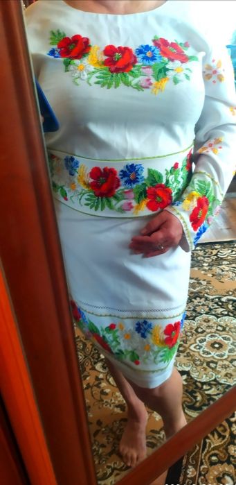 Пролам вишите плаття бісером( чеським! Ручна робота!)