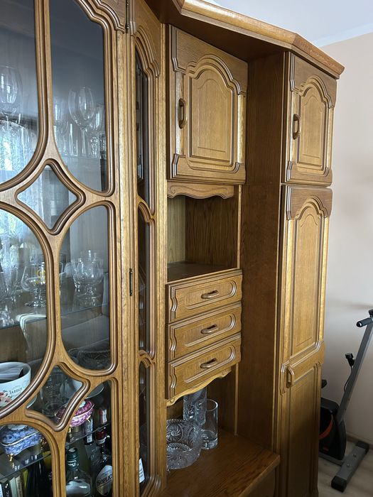 Meblościanka z witryną 265 cm fornirowana