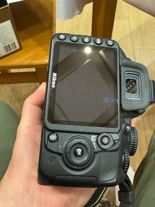 Nikon D3100 kit 18-105