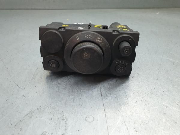 Botão / interruptor de luzes OPEL Astra H Hatchback (L48)