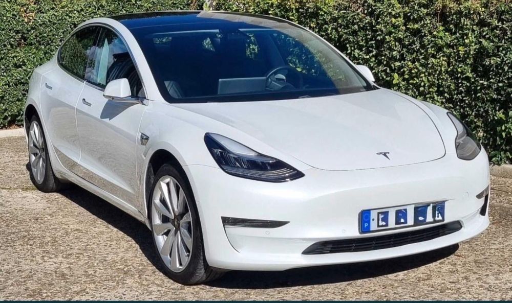 Tesla Model 3 SR Plus