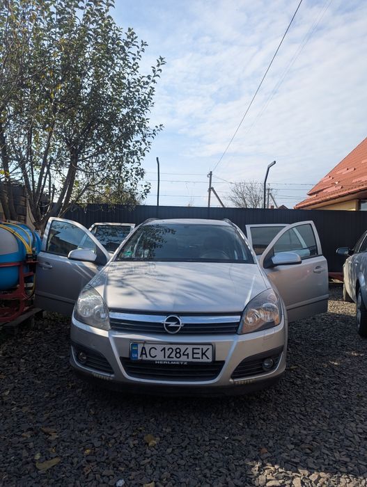 Продам Opel Astra H