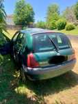Renault clio avariado