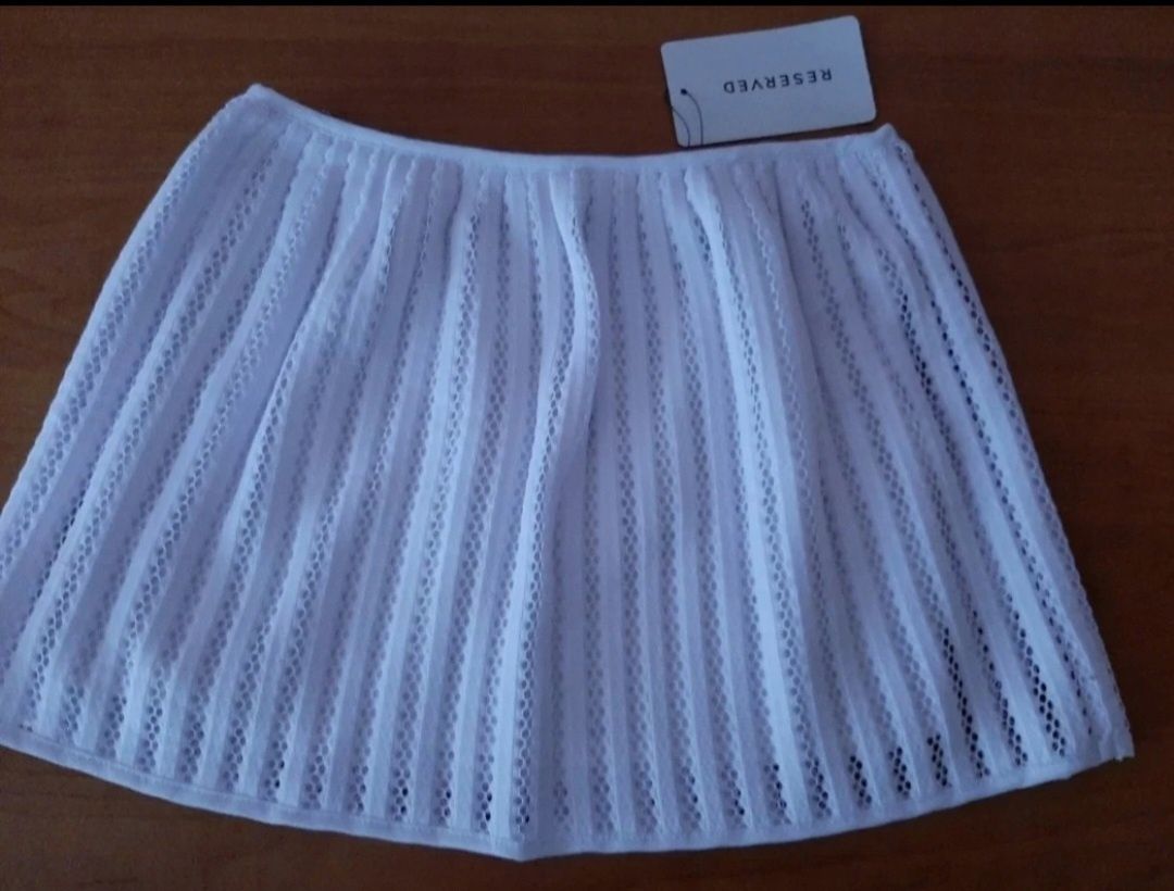 Nowa biała spódniczka r. 104 Reserved ażurowa