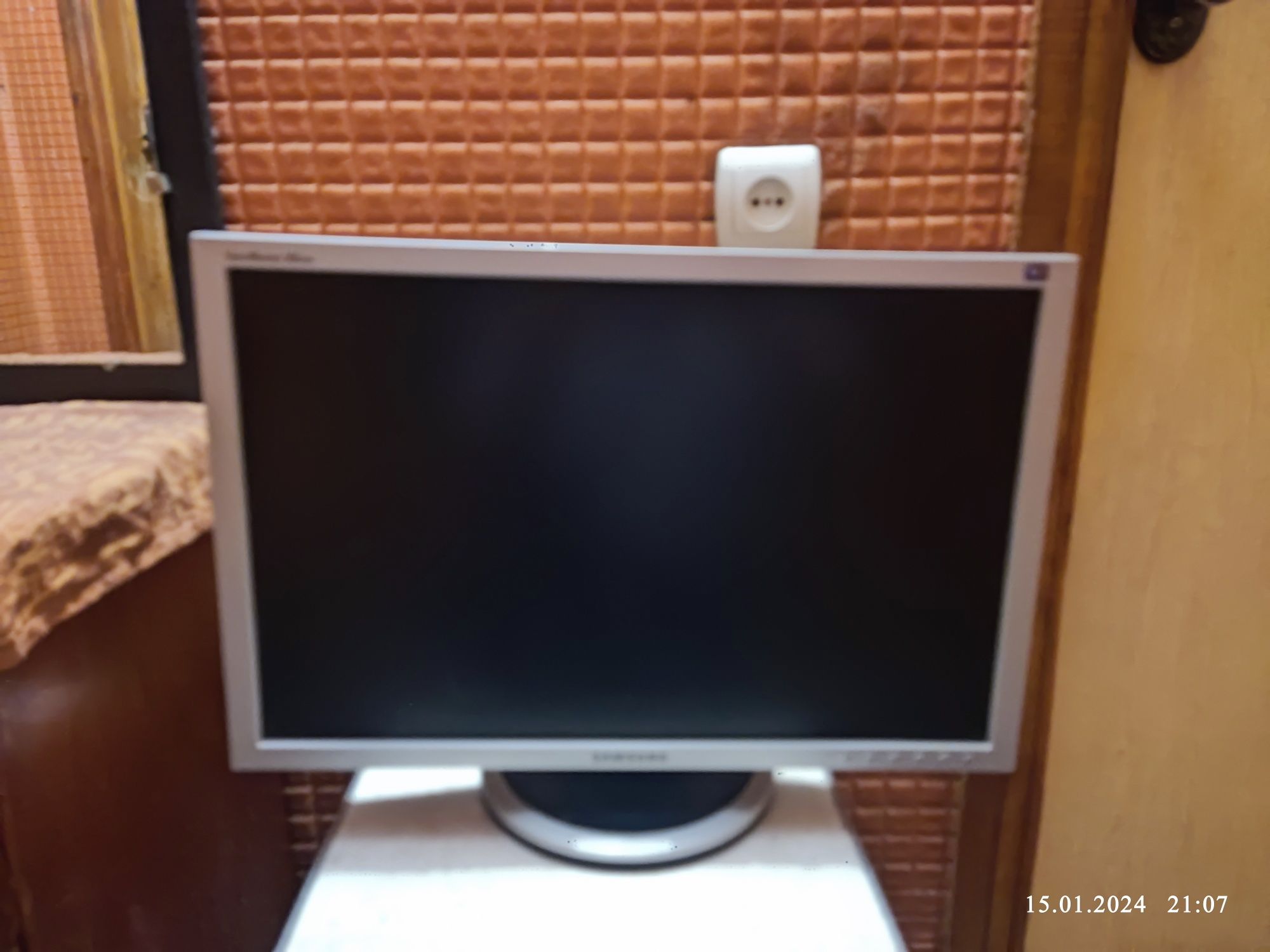 Монитор 20" Samsung 205BW