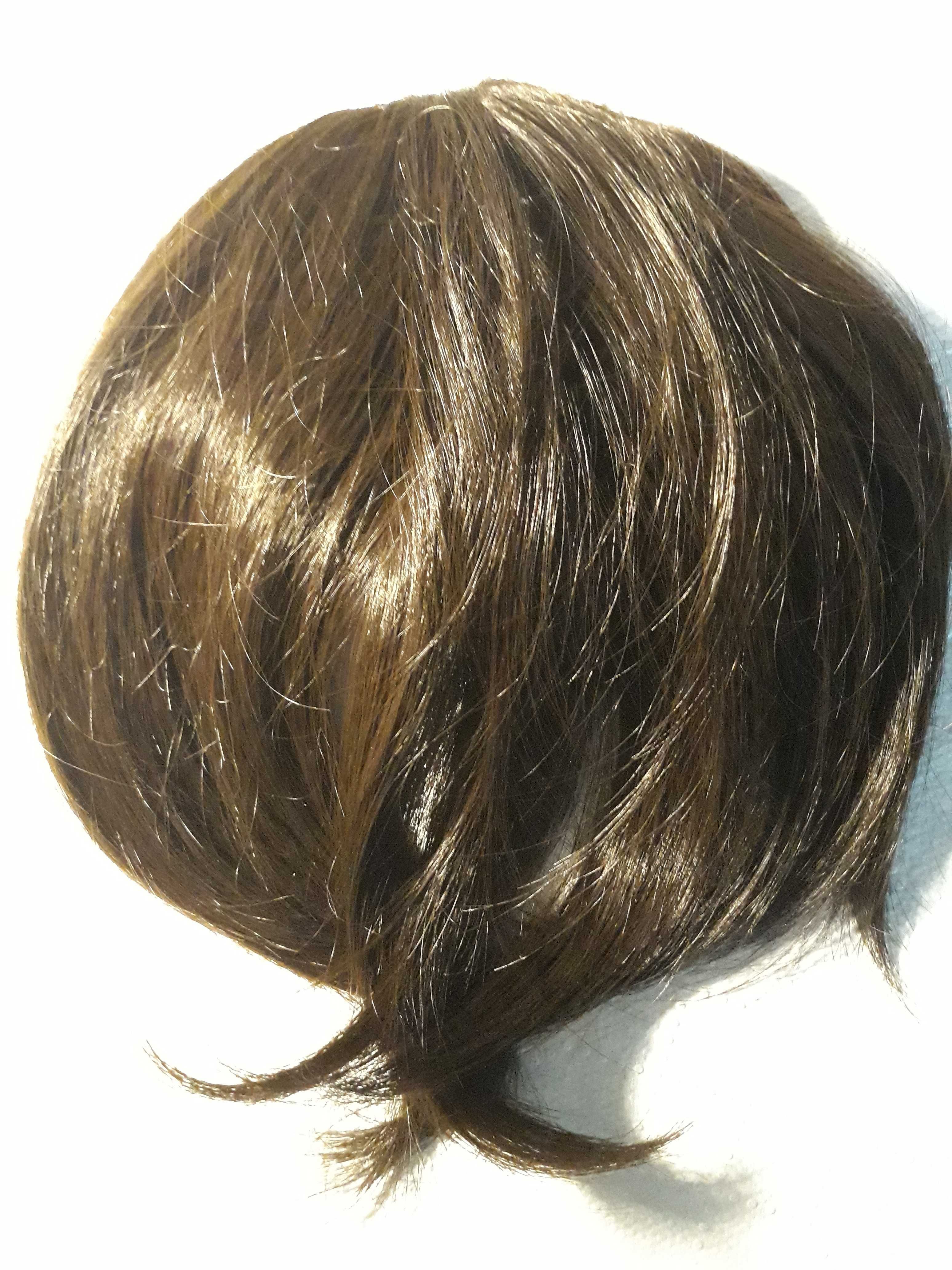 Dopinka- kucyk z włosów syntetycznych.