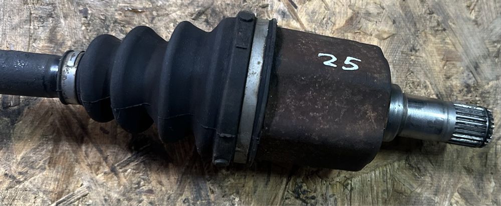 Піввісь права/ліва Honda Civic VII EU 1.4ls ціна за шт