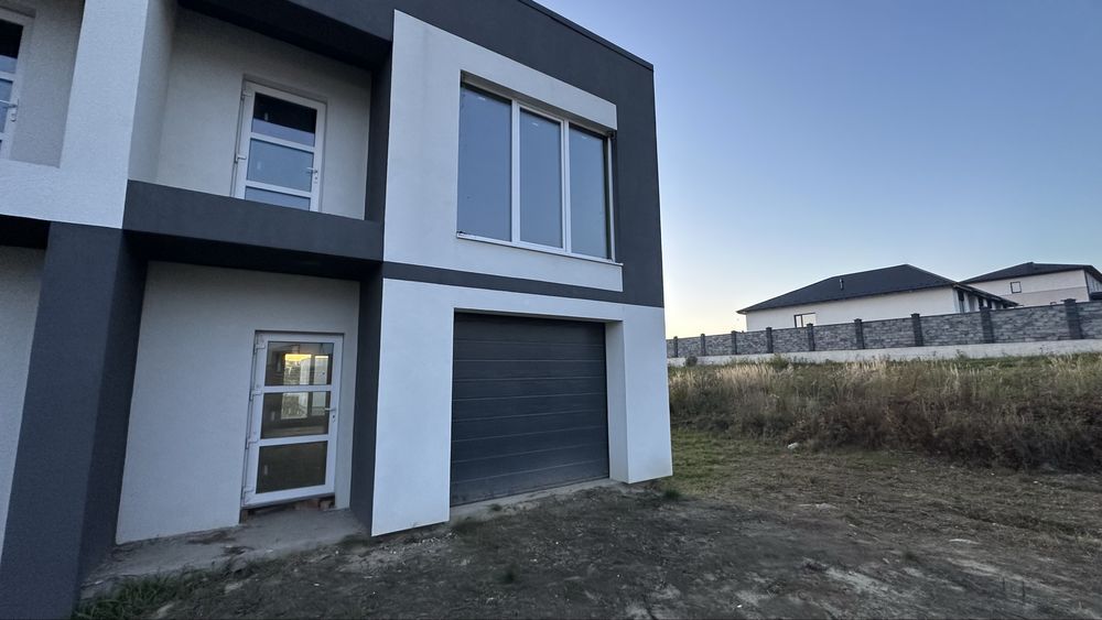 Продаж Котеджу Макарова з Гаражем