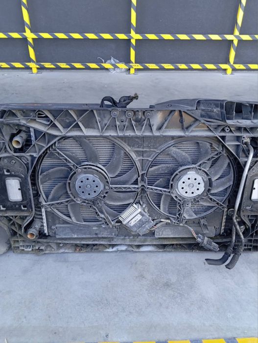 Передня частина Audi A4 B8 у зборі капот фари бампер ксенон