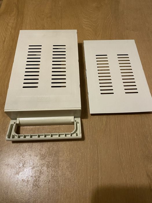 Kieszeń na dysk twardy 3,5” stara