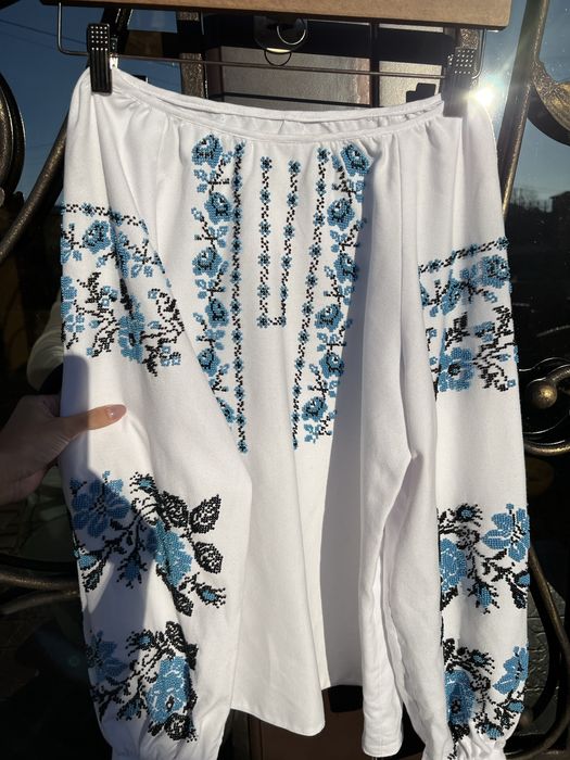 Вишиванка ручної роботи з бісеру.