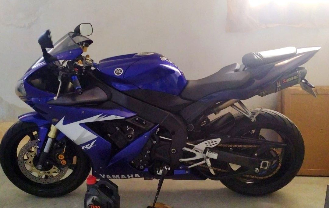 Yamaha R1 RN12 2005