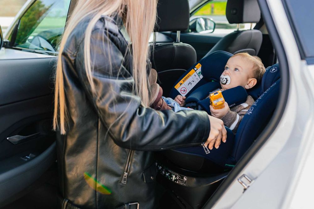 Fotelik Samochodowy ODCHYLANY OBROTOWY Isofix ISize 4Baby Enzo-Fix RWF