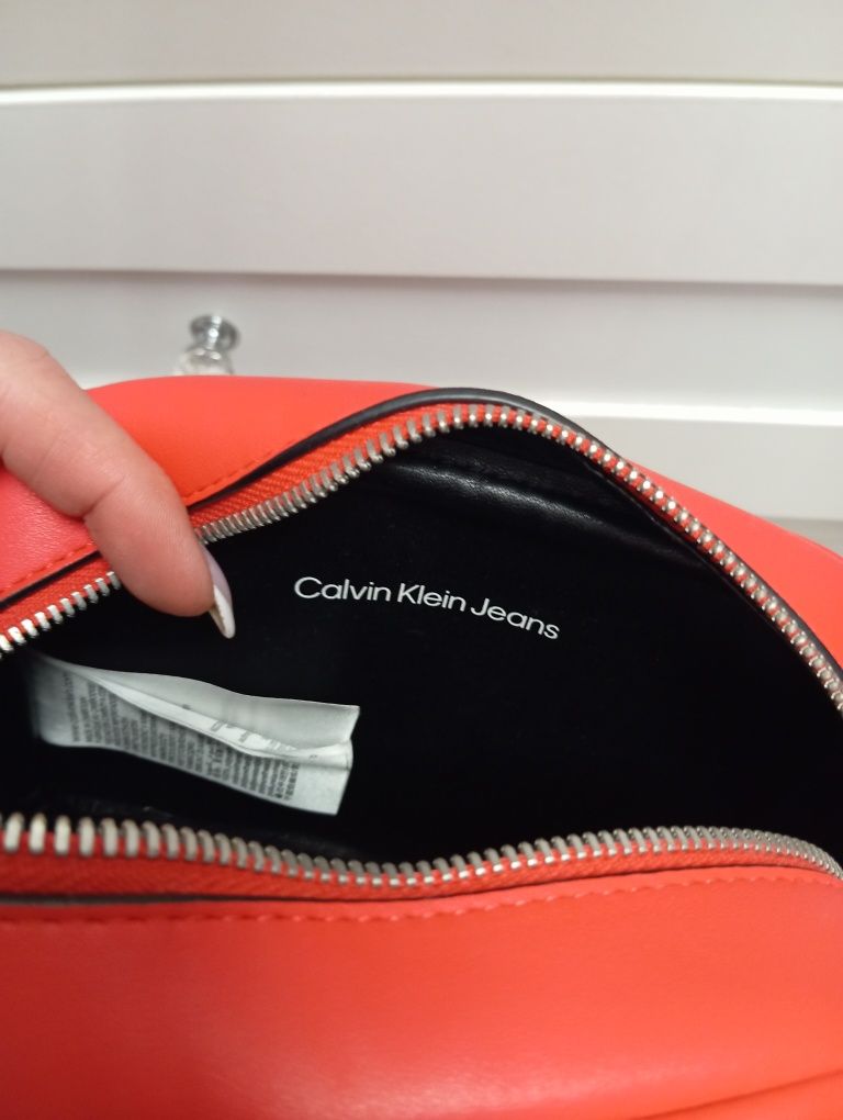Torebka Calvin Klein czerwona